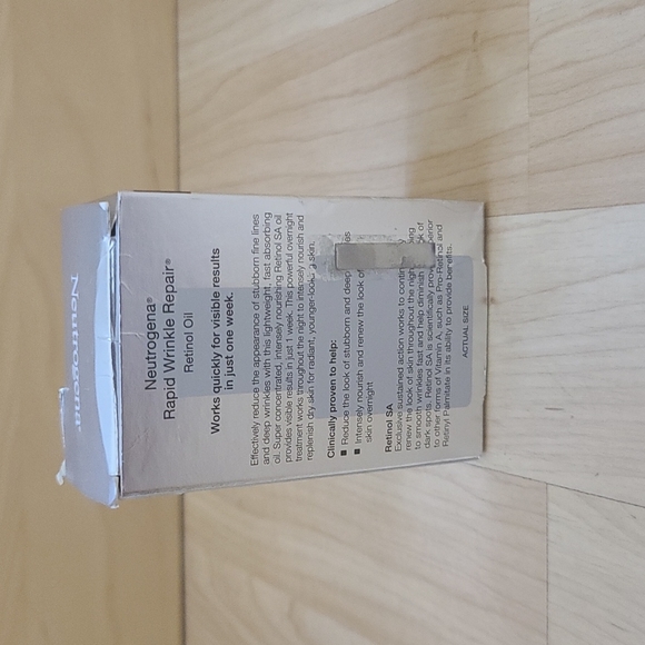 Neutrogena Rapid Wrinkle Repair Anti-Wrinkle Retinol Face Serum Oil - Picture 3 of 3